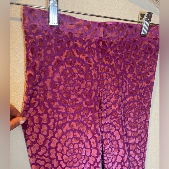 Blackmilk Burned Velvet Magenta Dahlia Leggings - Picture 4 of 11